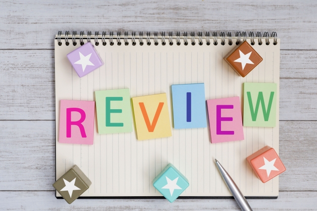 REVIEWと書かれたノート