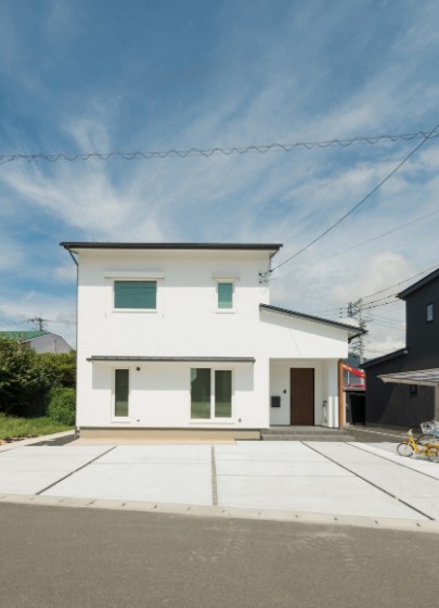 高天井が生み出すゆとりある住まい