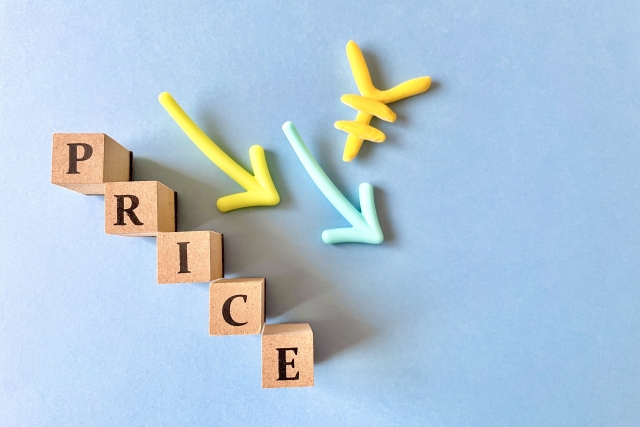 ローコストのイメージ　PRICEの文字列と下向き矢印