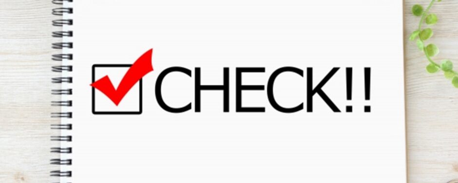 スケッチブックに書かれたCheck!!の文字